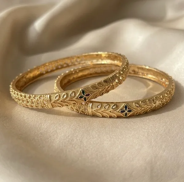 Gold_Textured_Floral_Engraved_Bangle_For_Women_(Set_Of_2)