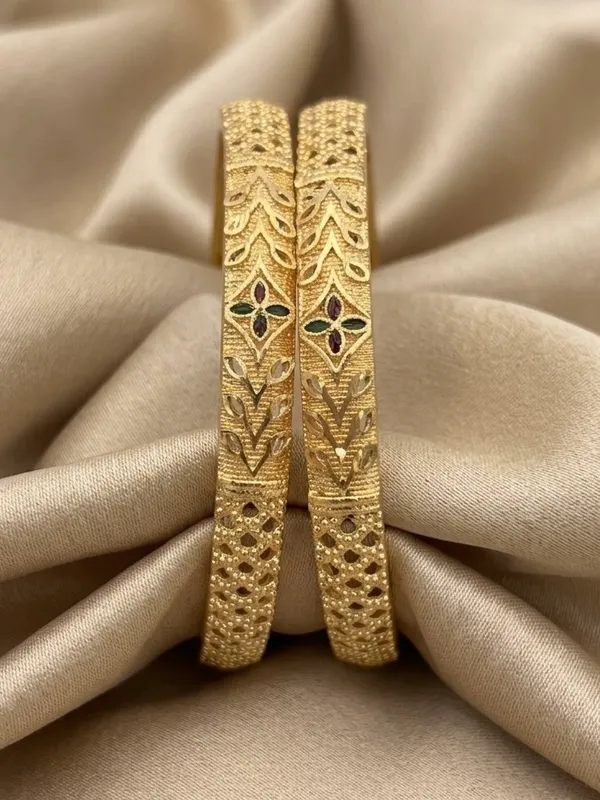 Gold_Textured_Floral_Engraved_Bangle_For_Women_(Set_Of_2)