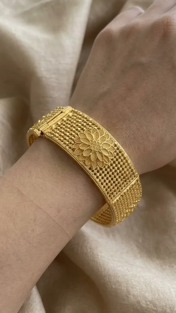 Gold_Plated_Intricate_Filigree_Design_Bangles_For_Women_(Set_Of_2)