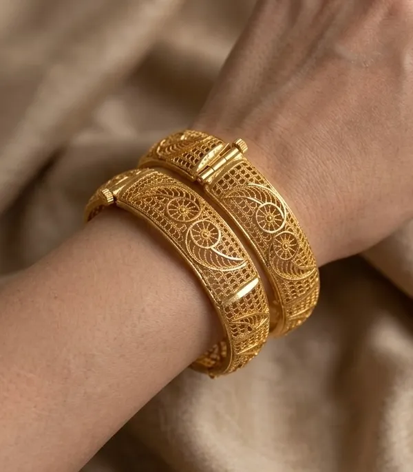 Gold_Plated_Floral_Enamel_Textured_Bangles_For_Women_(Set_Of_3)