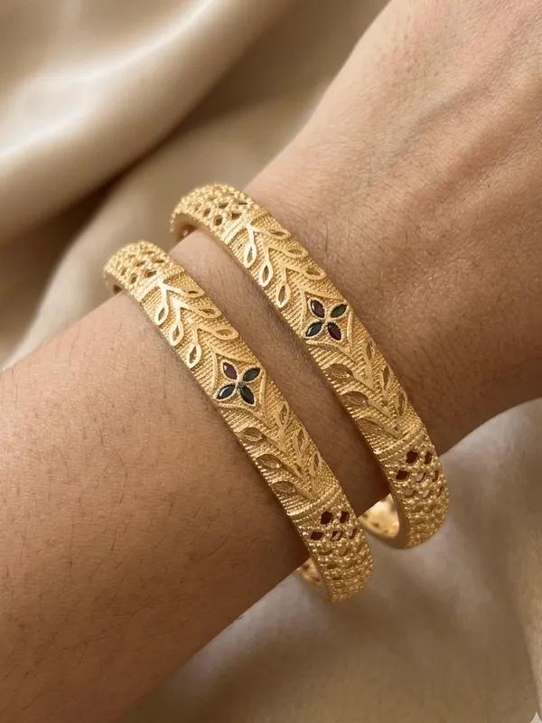 Gold_Textured_Floral_Engraved_Bangle_For_Women_(Set_Of_2)