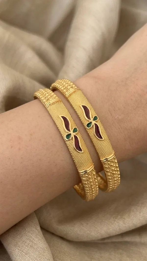 Gold_Plated_Textured_Floral_Enamel_Bangles_For_Women_(Set_Of_2)
