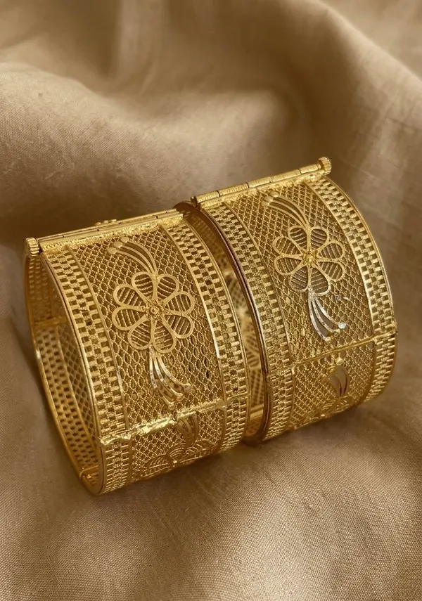 Gold_Plated_Filigree_Design_Bangle_Set_For_Women_(Set_Of_2)