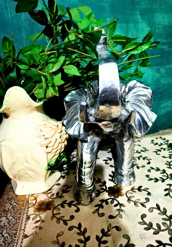 Aluminium_Silver_Handcrafted_Trunk_Up_Elephant_Statue