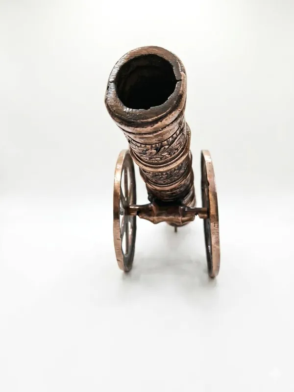 Aluminium_Antique_Engraved_Spoked_Wheel_Cannon_Showpiece