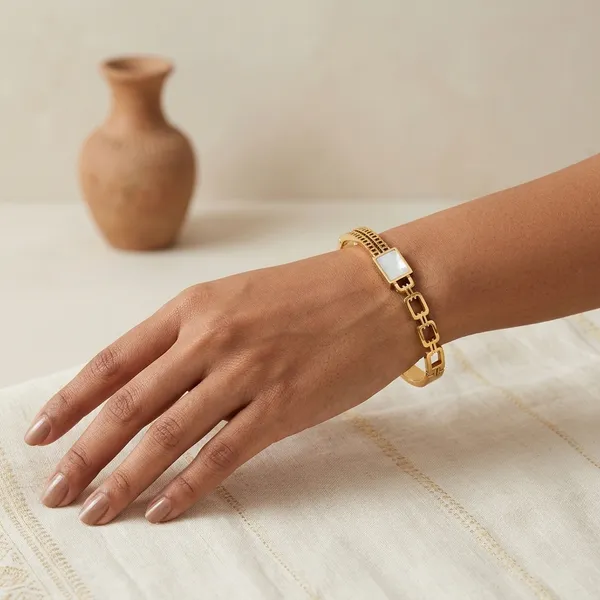 Gold_Copper_elephant_motif_Antique_Chain_Bracelet_For_Women