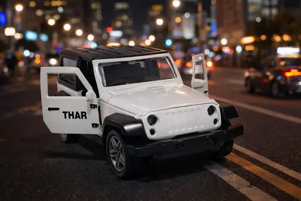 Die_Cast_Thar_Toy_Jeep_With_Opening_Doors