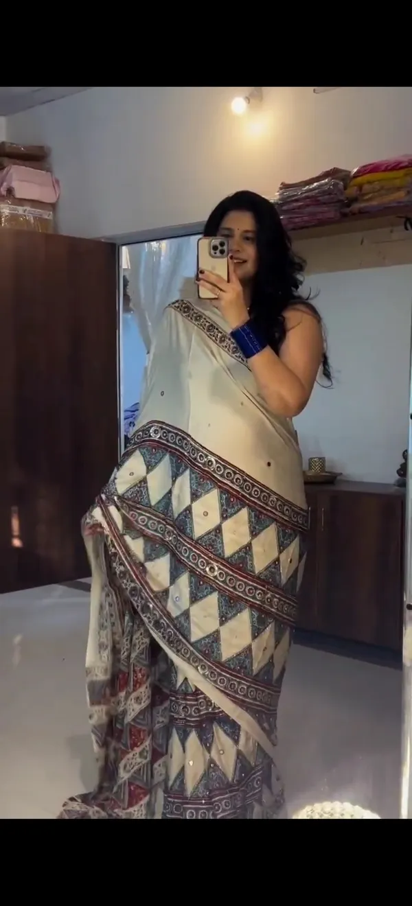 Chinon_Silk_Mirror_Work_Saree