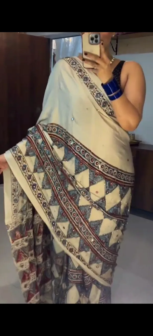 Chinon_Silk_Mirror_Work_Saree