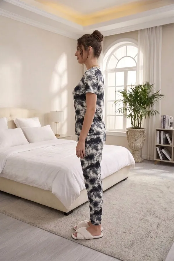 Black_Premium_And_Elegant_Polyester_Top_And_Pyjama_Set_For_Women