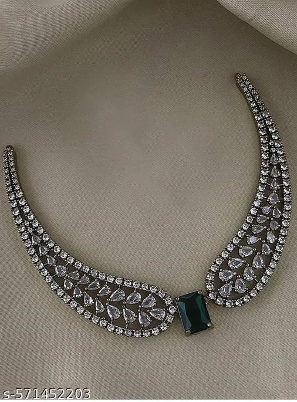 Bridal_Mehandi_Polish_Necklace_With_Matching_Earrings_Ad_Stones_Mehandi_Polish