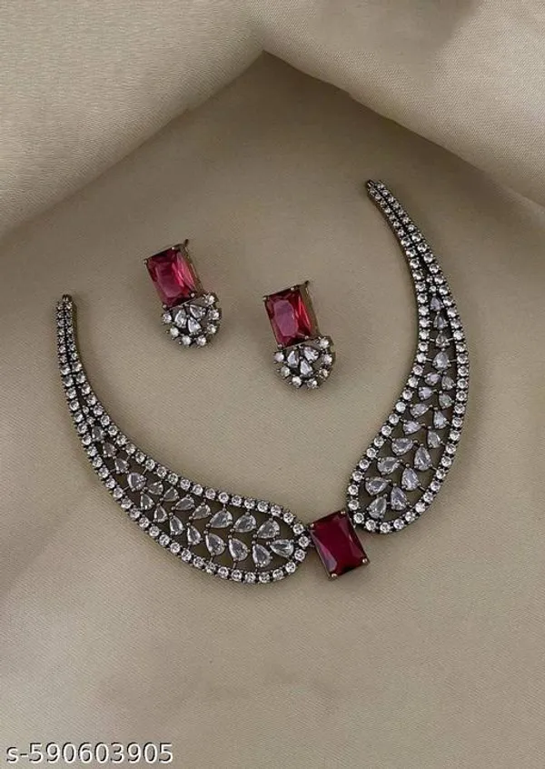 Bridal_Mehandi_Polish_Necklace_With_Matching_Earrings_Ad_Stones_Mehandi_Polish