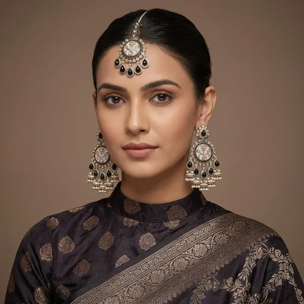 Stylish_Kundan_Pearl_Wedding_Earring_With_Tikka