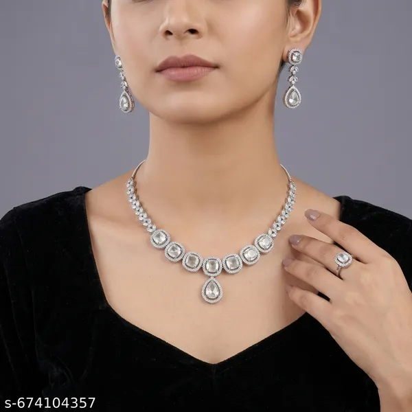 New_Twinkling_Chunky_Neckless