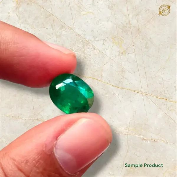 Green_Emerald_Oval_Cut_Loose_Gemstone
