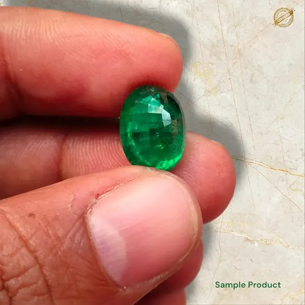 Green_Emerald_Oval_Cut_Loose_Gemstone
