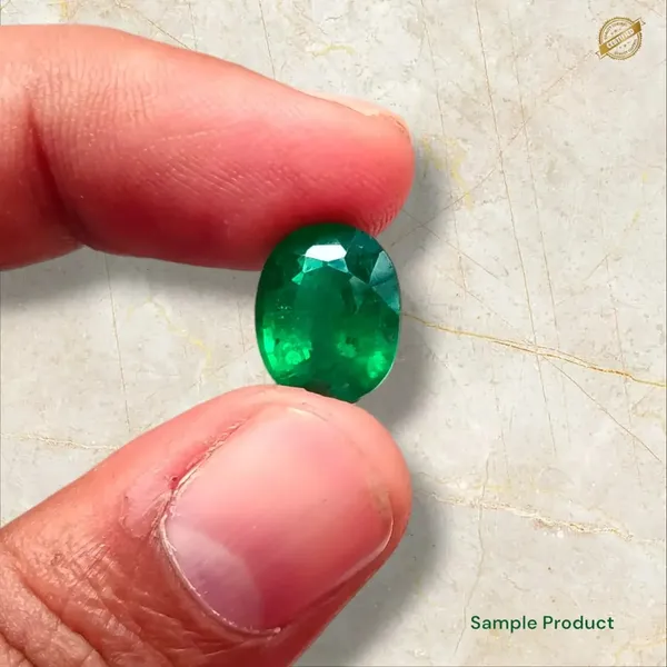 Green_Emerald_Oval_Cut_Loose_Gemstone