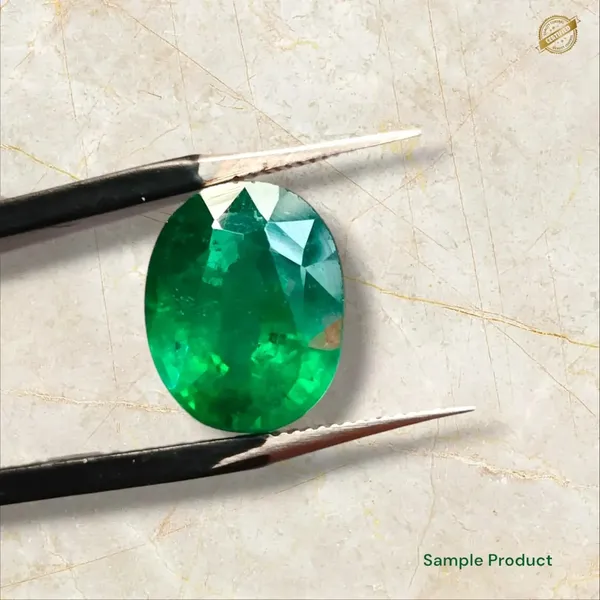 Green_Emerald_Oval_Cut_Loose_Gemstone