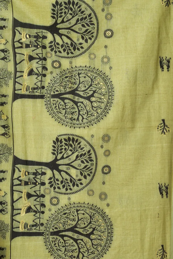 Cream_Modal_Worli_Work_Saree_With_Pumpum_For_Women