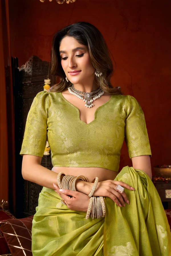 Green_Heavy_Tissue_Allover_Butta_Fancy_Tassel_Saree_For_Women