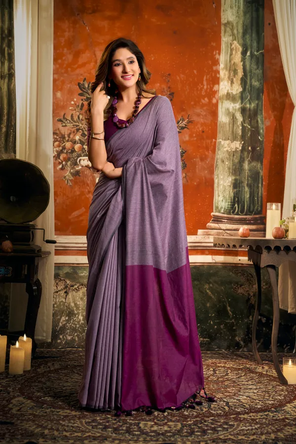 Purple_Mal_Cotton_Contrast_Pallu_Tassel_Saree_For_Women