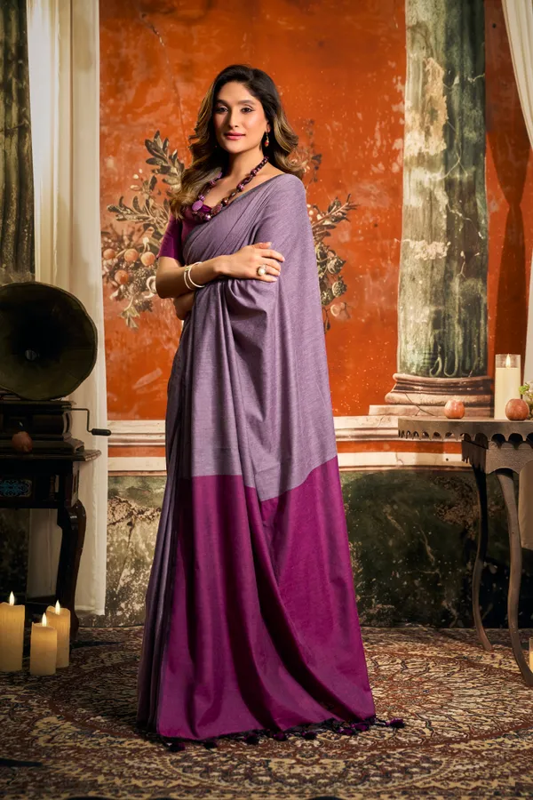 Purple_Mal_Cotton_Contrast_Pallu_Tassel_Saree_For_Women