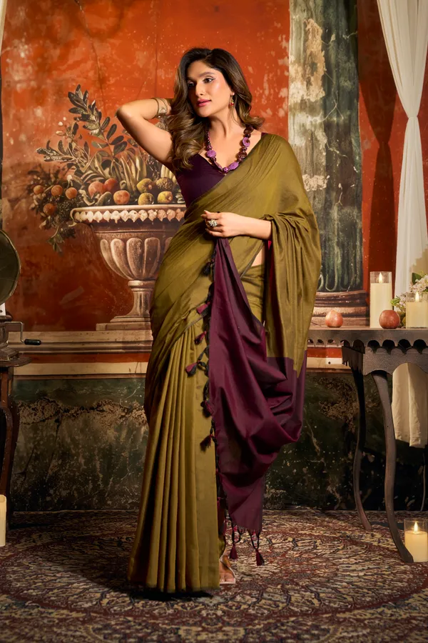 Green_Mal_Cotton_Contrast_Pallu_Tassel_Saree_For_Women