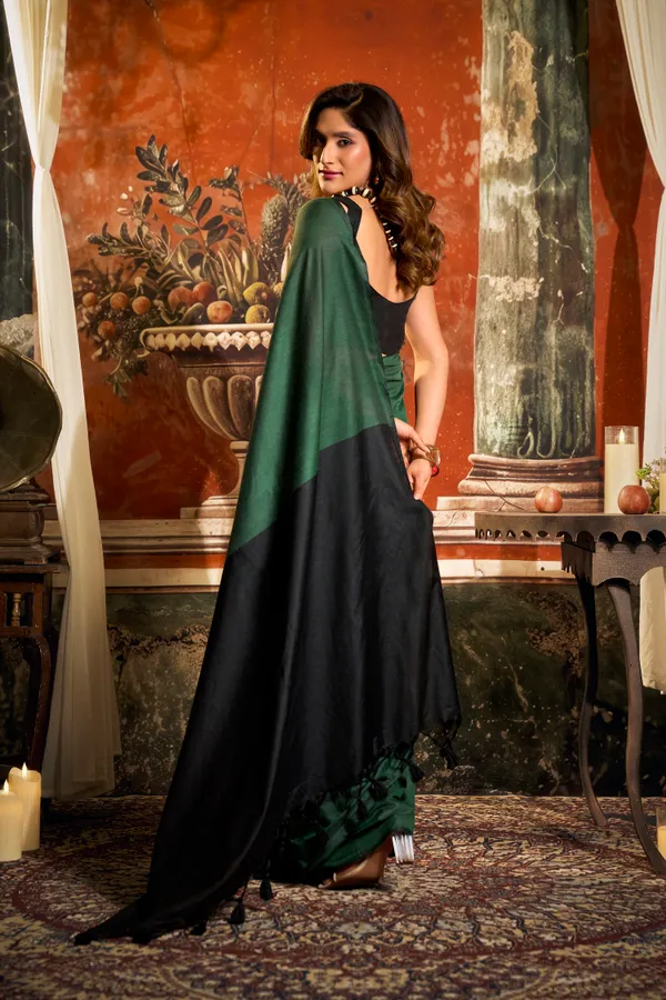 Green_Mal_Cotton_Contrast_Pallu_Saree_For_Women