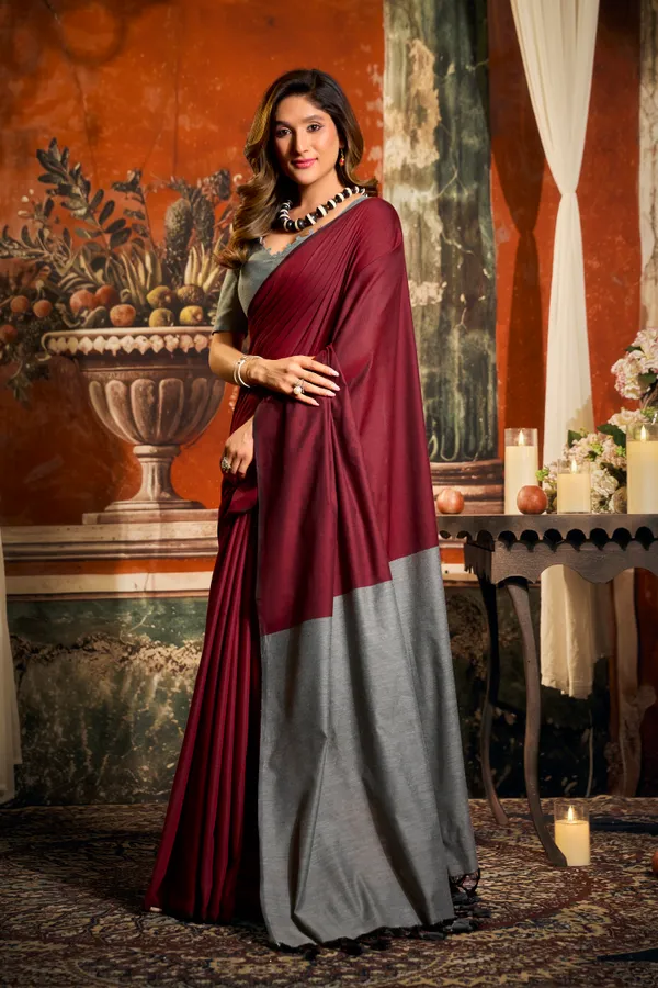 Wine_Red_Mal_Cotton_Contrast_Pallu_Fancy_Tassel_Saree_For_Women