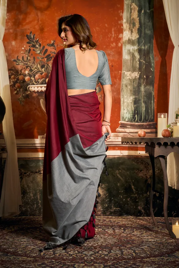 Wine_Red_Mal_Cotton_Contrast_Pallu_Fancy_Tassel_Saree_For_Women
