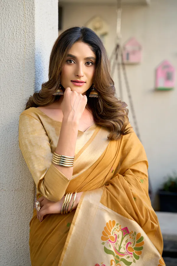 Yellow_Cotton_Jacquard_Paithani_Pallu_Zari_Tassels_Saree_For_Women