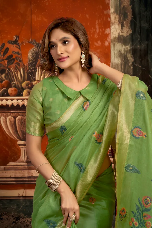 Green_Pure_Cotton_Zari_Border_Tassel_Saree_For_Women