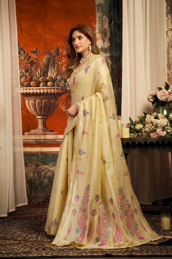 Cream_Pure_Cotton_Zari_Border_Saree_With_Fancy_Tassels_For_Women