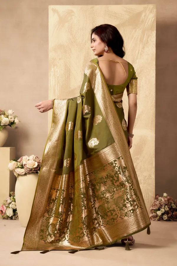 Green_Rich_Pallu_Silk_Zhallar_Saree_For_Women