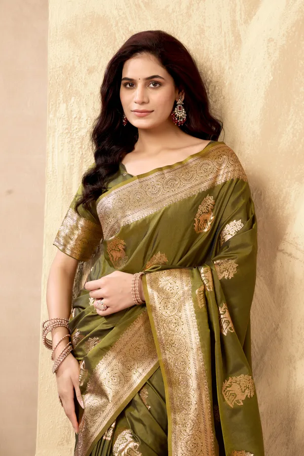 Green_Rich_Pallu_Silk_Zhallar_Saree_For_Women