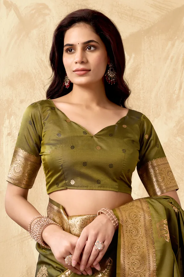 Green_Rich_Pallu_Silk_Zhallar_Saree_For_Women