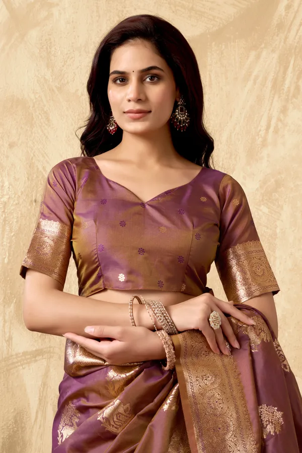 Gold_Rich_Pallu_Silk_Saree_With_Zhallar_For_Women