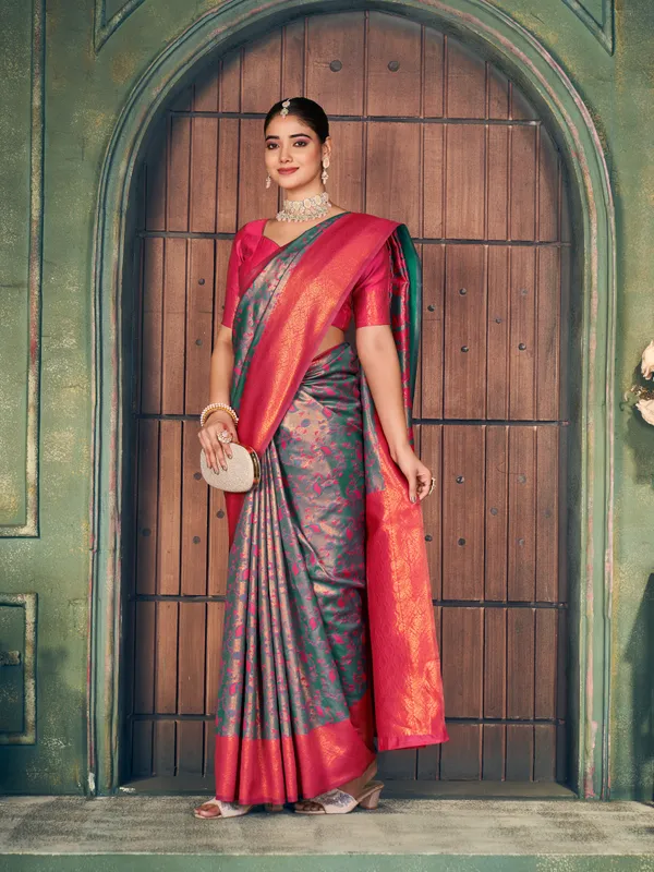 Red_Zari_Silk_Saree_With_Zhallar_For_Women