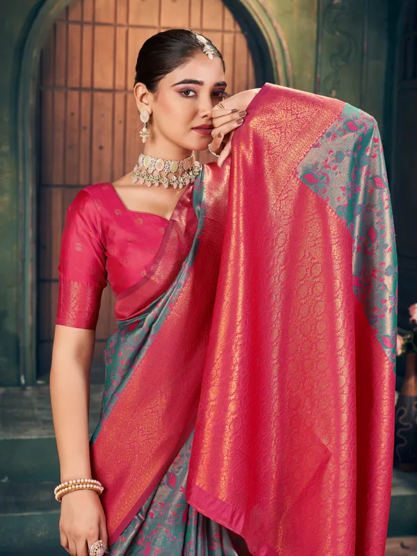 Red_Zari_Silk_Saree_With_Zhallar_For_Women