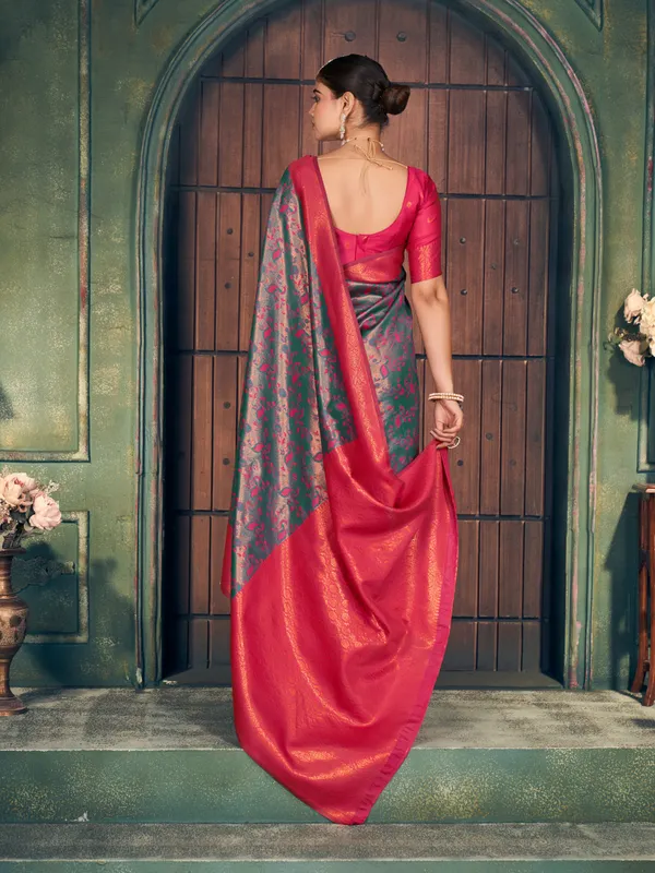 Red_Zari_Silk_Saree_With_Zhallar_For_Women
