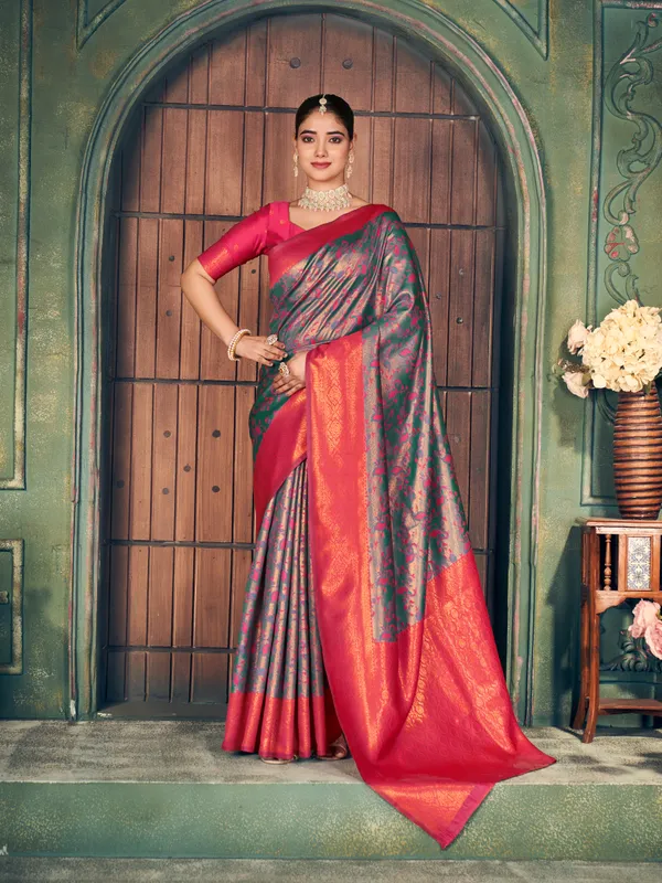 Red_Zari_Silk_Saree_With_Zhallar_For_Women