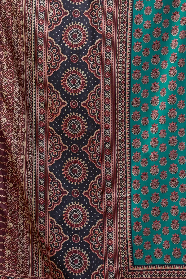 Multi_Digital_Cluster_Print_Jacquard_Border_Jhallar_Saree_For_Women