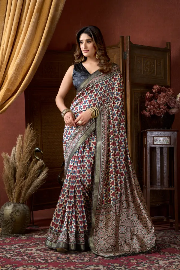 Multi_Digital_Cluster_Print_Jacquard_Border_Jhallar_Saree_For_Women