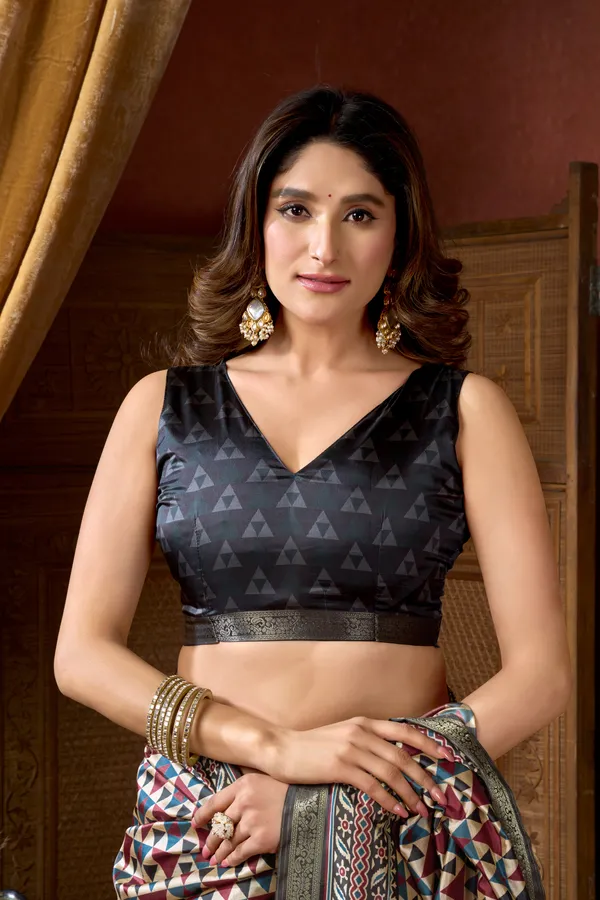 Multi_Digital_Cluster_Print_Jacquard_Border_Jhallar_Saree_For_Women