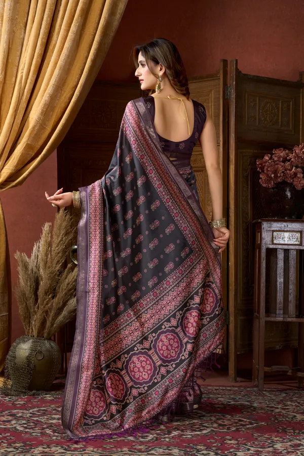 Multi_Digital_Cluster_Print_Jacquard_Border_Jhallar_Saree_For_Women