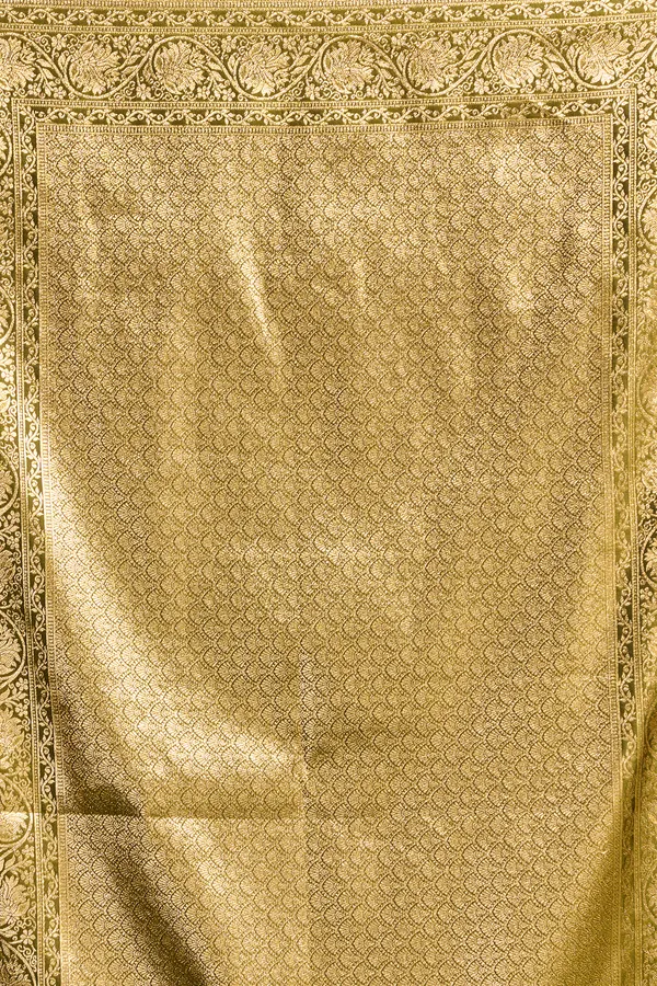 Yellow_Soft_Silk_Zhallar_Saree_For_Women