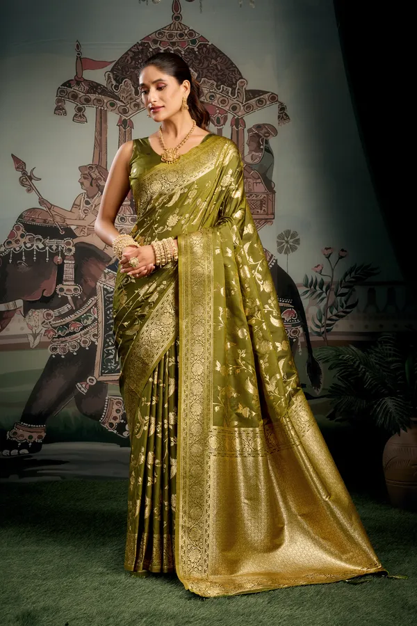 Yellow_Soft_Silk_Zhallar_Saree_For_Women