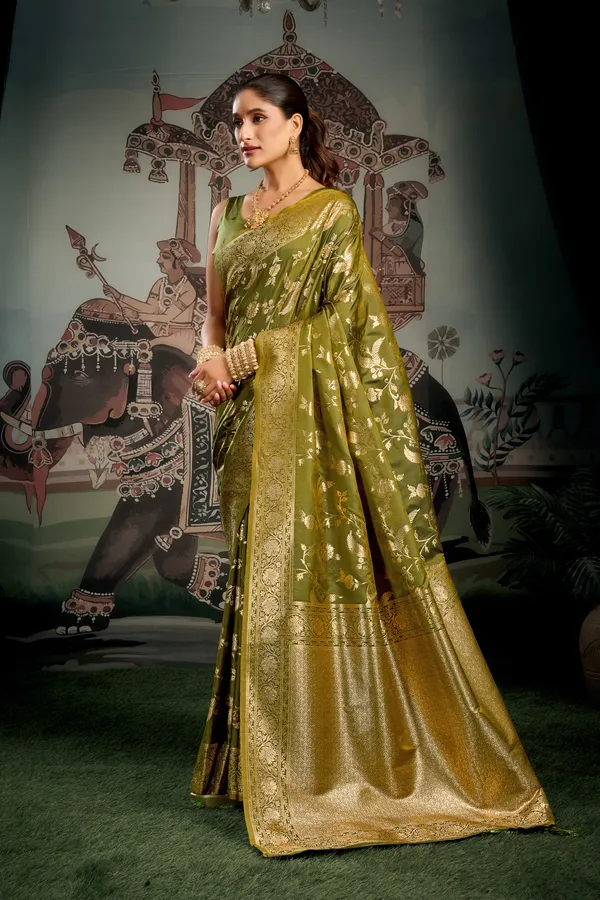 Yellow_Soft_Silk_Zhallar_Saree_For_Women