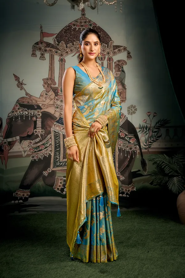 Gold_Soft_Silk_Zhallar_Saree_For_Women