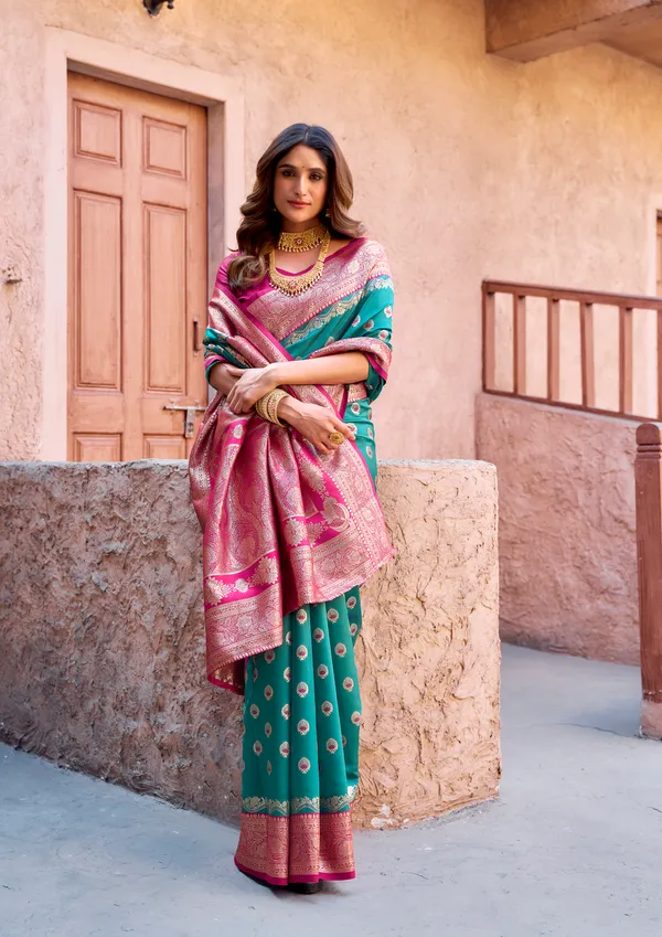 Multicolor_Silk_Saree_With_Zhallar_For_Women